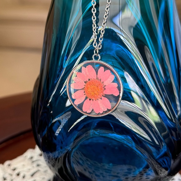 Jewelry - Pressed flower necklace